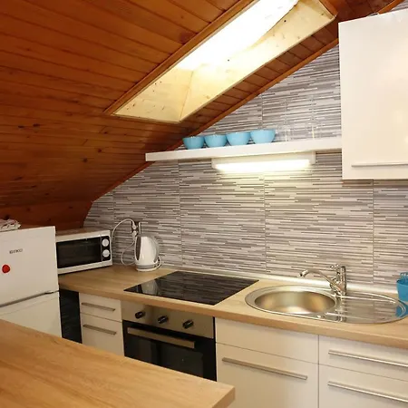 Apartament Tarle -