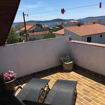 Apartment Tarle - *