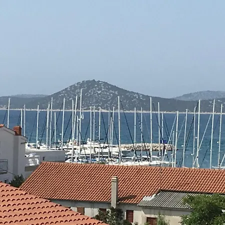 Apartament Tarle - *